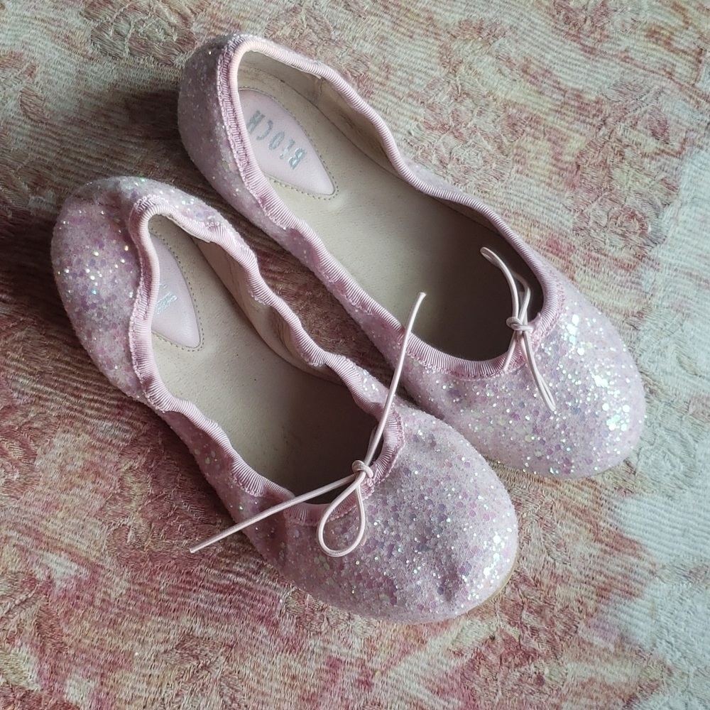 Bloch pink glitter flat ballerina girls shoes 1